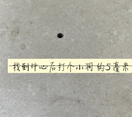 周口市瓷砖空鼓维修公司专业解答在瓷砖铺贴过程中，如果砂料搅拌不均匀，将会带来以下问题